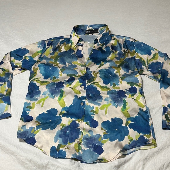 Zara Tops - Zara Women’s Blue and Green Floral Button-Down Shirt